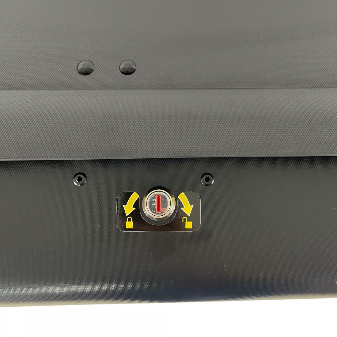 Автобокс Junior Xtreme 2 195x78x39cm с 85 mm крепежи,с двустранно отваряне с ключ, 450 литра - черен