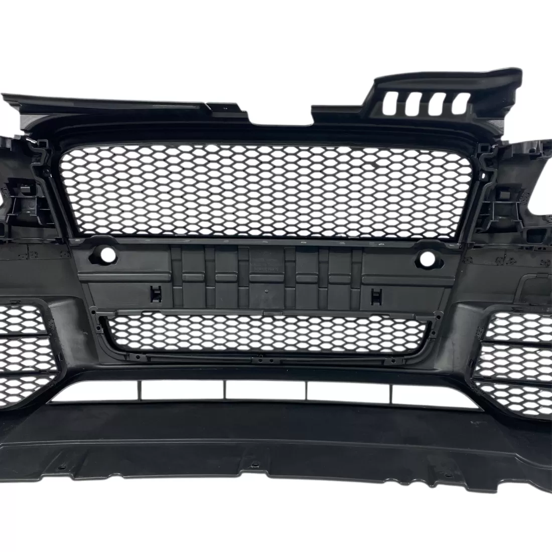 Предна броня за Audi A4 B7 8E (2004-2008) - S-Line Design с черна решетка с отвори за парктроник