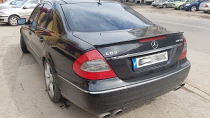 Спойлер за багажник Mercedes W211 седан E-Class (2002-2009) - AMG Design - View 3