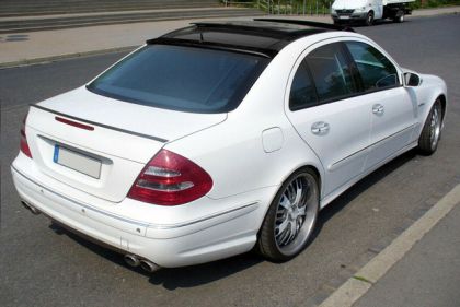 Спойлер за задно стъкло Mercedes W211 E-Class (2003-2007) - черен гланц - View 2